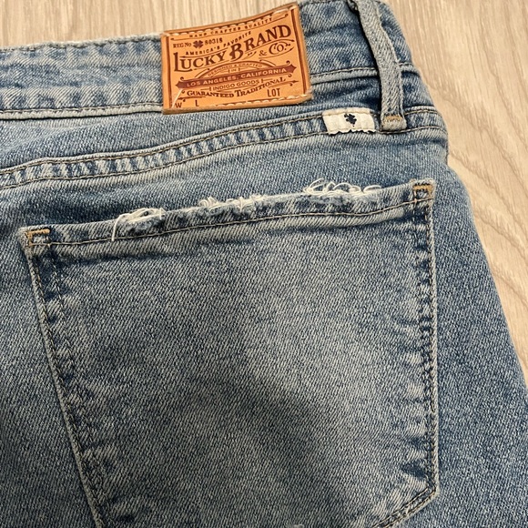 Lucky Brand Jeans straight leg light wash distressed denim - Picture 3 of 3